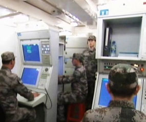 首次曝光空警2000预警机内部
