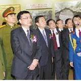 沈阳军区政委黄献中上将参观赵尚志纪念馆