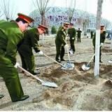靖志远参加首都义务植树
